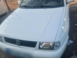 Weiß Gebraucht 1999 VW Polo Classicline Limousine | 2.500 €