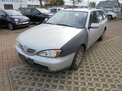 Silber Gebraucht 2001 Nissan Primera Comfort Kombi | 390 €
