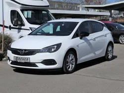 Schneeweiss Gebraucht 2021 Opel Astra Edition Limousine | 13.790 € (Fairer Preis)