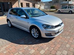 Silber Gebraucht 2015 VW Golf VII LOUNGE Limousine | 7.500 € (Guter Preis)