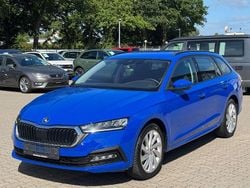 Blau Gebraucht 2022 Skoda Octavia Ambition Kombi | 20.980 € (Superpreis)