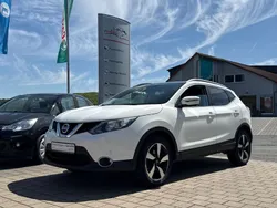 Weiß Gebraucht 2016 Nissan Qashqai N-Connecta SUV | 11.990 € (Guter Preis)