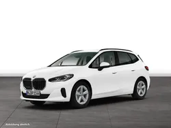 Weiß Gebraucht 2024 BMW 218 Active Tourer Van / Kleinbus | 31.629 € (Fairer Preis)