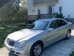 Silber Gebraucht 2004 Mercedes E220 Limousine | 3.500 € (Guter Preis)
