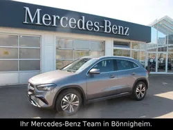 Grau Gebraucht 2024 Mercedes GLA180 SUV | 39.990 € (Teuer)