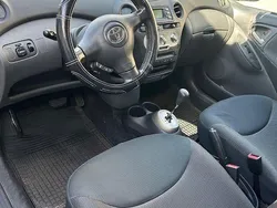Grau Gebraucht 2004 Toyota Yaris Limousine | 2.400 € (Guter Preis)