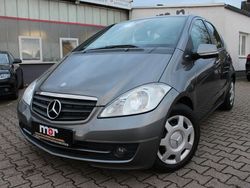 Grau Gebraucht 2012 Mercedes A160 Elegance Van / Kleinbus | 3.990 € (Fairer Preis)
