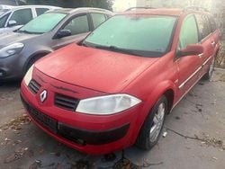 Rot Gebraucht 2004 Renault Mégane GrandTour Dynamique Kombi | 450 € (Superpreis)