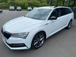 Weiß Gebraucht 2021 Skoda Superb SportLine Kombi | 33.980 € (Guter Preis)
