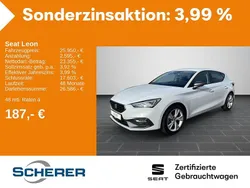 Weiß Gebraucht 2024 Seat Leon FR-Line Limousine | 25.950 € (Guter Preis)