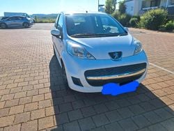 Weiß Gebraucht 2010 Peugeot 107 Kleinwagen | 4.350 €