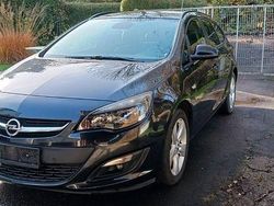 Schwarz Gebraucht 2016 Opel Astra Eco Kombi | 5.950 € (Guter Preis)