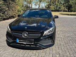 Schwarz Gebraucht 2018 Mercedes CLA200 Shooting Brake Kombi | 17.600 € (Fairer Preis)