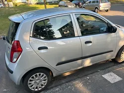 Silber Gebraucht 2009 Hyundai i10 Kleinwagen | 2.500 €