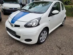 Weiß Gebraucht 2011 Toyota Aygo Cool Kleinwagen | 3.650 € (Fairer Preis)