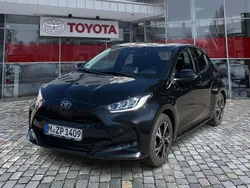 Mysticschwarz mica Gebraucht 2025 Toyota Yaris Hybrid Limousine | 22.790 € (Fairer Preis)