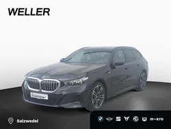 Grau Gebraucht 2024 BMW 520 M Sport Kombi | 52.450 € (Superpreis)