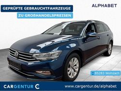 Aquamarinblau (metallic) Gebraucht 2023 VW Passat Business Kombi | 22.690 € (Guter Preis)