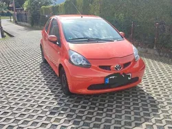 Orange Gebraucht 2007 Toyota Aygo Kleinwagen | 2.399 € (Fairer Preis)