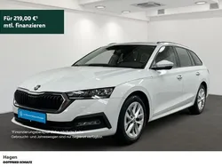 Weiß Gebraucht 2021 Skoda Octavia Ambition Kombi | 19.190 € (Guter Preis)