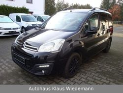Schwarz Gebraucht 2016 Citroën Berlingo PureTech Van / Kleinbus | 11.499 € (Teuer)