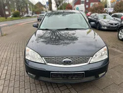 Grau Gebraucht 2006 Ford Mondeo Futura Kombi | 1.990 € (Fairer Preis)