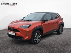 Infernoorange metallic, dach Gebraucht 2023 Toyota Yaris Cross Edition SUV | 24.980 € (Etwas zu teuer)