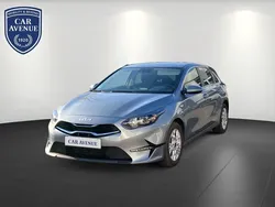 Silber lunasilbermetallic (silber) metallic Gebraucht 2022 Kia Ceed Vision Limousine | 17.990 € (Fairer Preis)