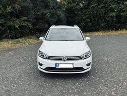Weiß Gebraucht 2014 VW Golf Sportsvan Highline Van / Kleinbus | 7.999 € (Fairer Preis)