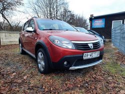 Rot Gebraucht 2011 Dacia Sandero Stepway Limousine | 5.999 €