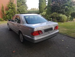 Silber Gebraucht 1995 Mercedes E320 Limousine | 10.999 €