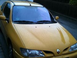 Gelb Gebraucht 1999 Renault Mégane Coupé Coupé | 1.500 €