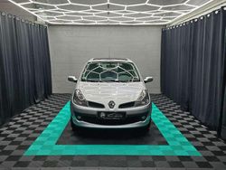 Silber Gebraucht 2006 Renault Clio III Dynamique Limousine | 4.987 € (Etwas zu teuer)