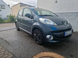 Grau Gebraucht 2006 Peugeot 107 Kleinwagen | 1.350 € (Fairer Preis)