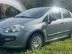 Grau Gebraucht 2011 Fiat Grande Punto Kleinwagen | 2.549 € (Fairer Preis)