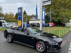 Schwarz Gebraucht 2024 Ford Mustang GT Convertible Cabrio | 57.978 € (Etwas zu teuer)