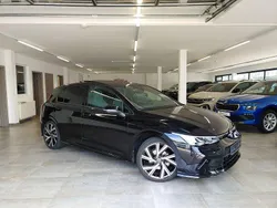 Deepblackperleffekt Gebraucht 2021 VW Golf VIII R-line Limousine | 24.900 € (Guter Preis)