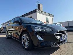 Obsidianschwarz metallic Gebraucht 2020 Ford Focus Titanium Kombi | 10.995 € (Fairer Preis)