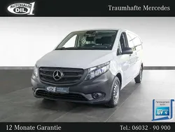 Weiß Gebraucht 2021 Mercedes Vito Van / Kleinbus | 24.650 € (Teuer)