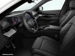 Weiß Gebraucht 2025 BMW i5 M Sport Kombi | 77.120 €