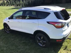 Weiß Gebraucht 2018 Ford Kuga Business Edition SUV | 13.400 € (Guter Preis)