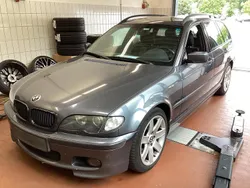 Stahlgrau Gebraucht 2002 BMW 330 Comfort Edition Kombi | 2.890 € (Superpreis)