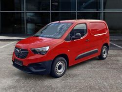 Fire red(126p)flame red ra3000 Gebraucht 2021 Opel Combo Selection Van / Kleinbus | 14.799 € (Fairer Preis)
