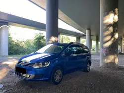 Blau Gebraucht 2018 VW Sharan Highline Van / Kleinbus | 12.950 €