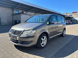 Grau Gebraucht 2007 VW Touran Van / Kleinbus | 2.500 €