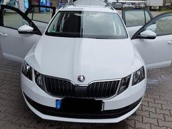 Weiß Gebraucht 2020 Skoda Octavia Ambition Kombi | 18.100 € (Superpreis)