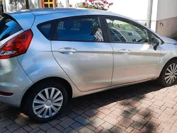 Silber Gebraucht 2012 Ford Fiesta Trend Kleinwagen | 2.000 € (Guter Preis)