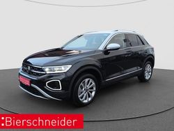 Deep black perleffekt (metallic) Gebraucht 2024 VW T-Roc Style SUV | 26.990 € (Superpreis)