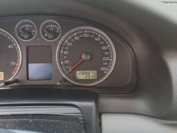 Silber Gebraucht 2001 VW Passat Comfortline Kombi | 3.000 € (Fairer Preis)