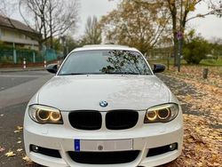 Weiß Gebraucht 2011 BMW 120 Coupé M Sport Coupé | 10.500 € (Etwas zu teuer)